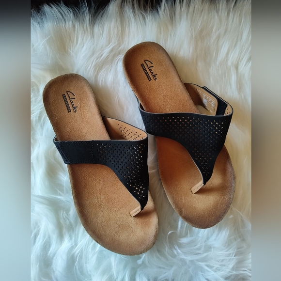 Women's Clarks Sandals Like New Size 9M - Picture 1 of 6